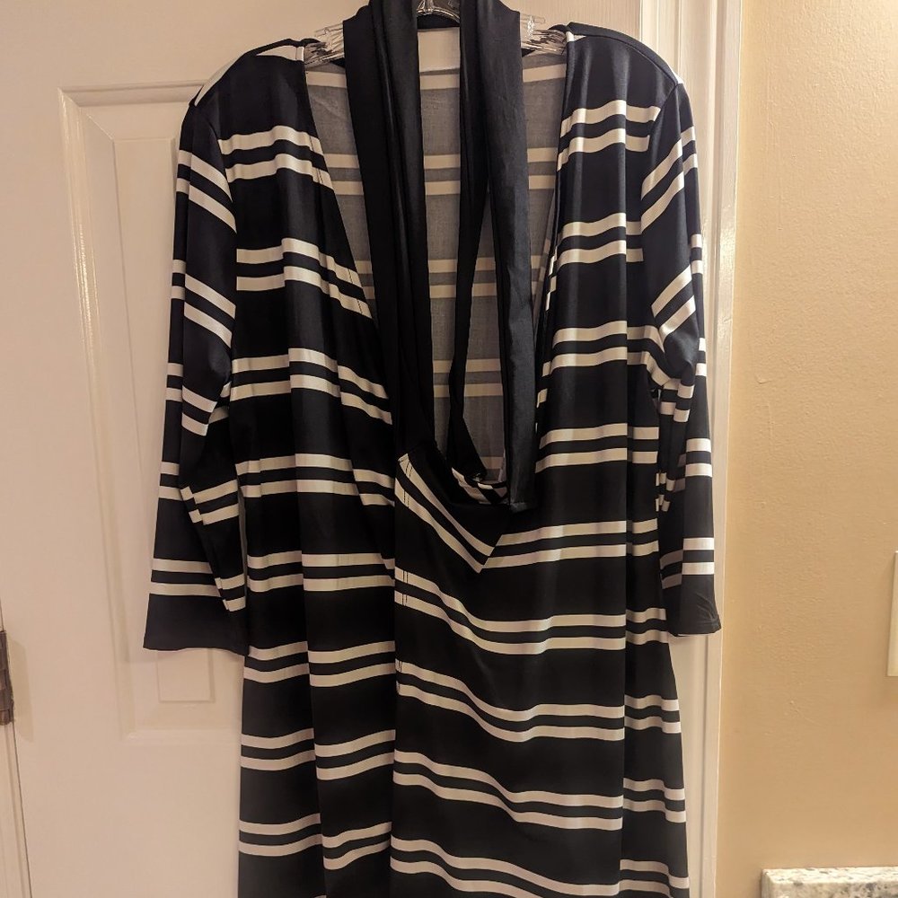 Lularoe Michelle Wrap Dress Size Medium Black with White Stripes